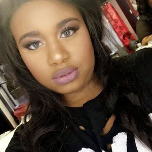 Meet your Posher, Sauqeya